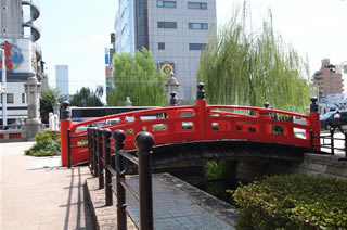 写真:はりまや橋